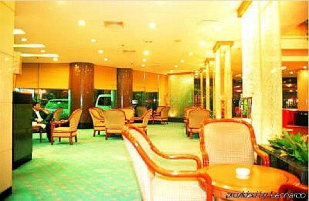 Crown Hotel Vuhan Beltér fotó