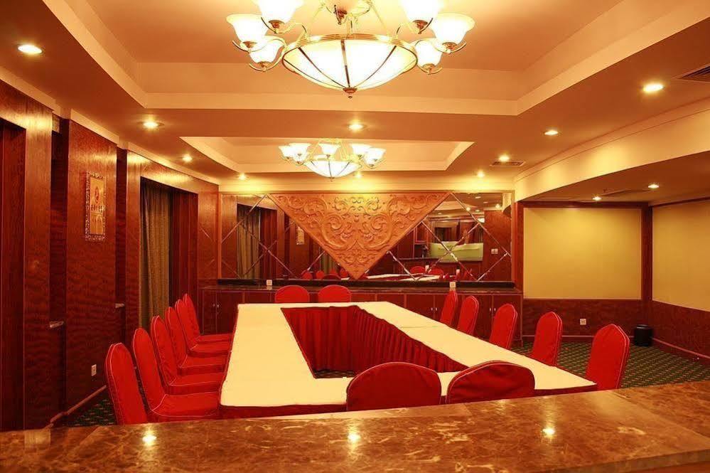 Crown Hotel Vuhan Kültér fotó