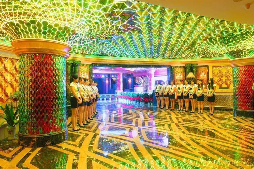 Crown Hotel Vuhan Kültér fotó